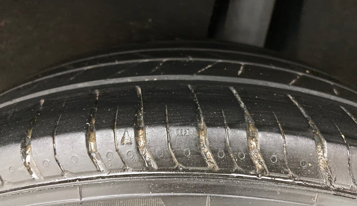 2021 Toyota Glanza V, Petrol, Manual, 59,859 km, Left Rear Tyre Tread