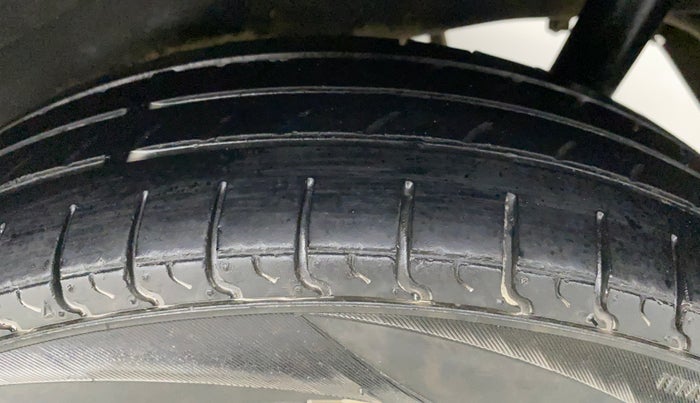 2010 Maruti Wagon R 1.0 LXI, Petrol, Manual, 66,303 km, Left Rear Tyre Tread