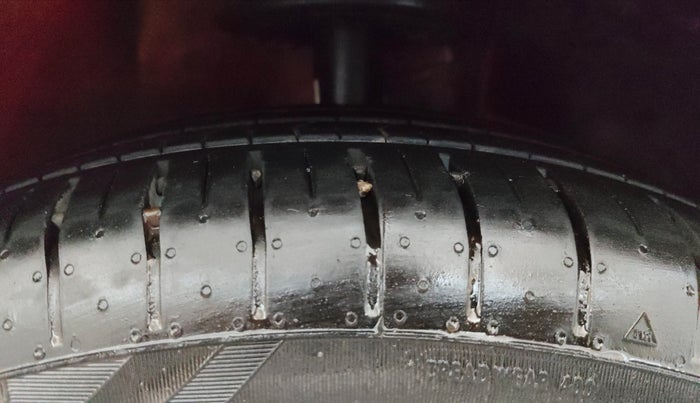 2018 Maruti Swift ZXI AMT, Petrol, Automatic, 37,122 km, Right Front Tyre Tread