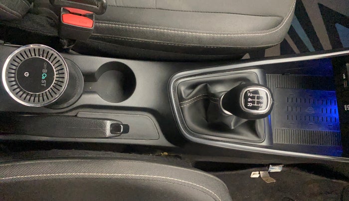 2023 Hyundai NEW I20 ASTA (O) 1.2 MT, Petrol, Manual, 89,158 km, Gear Lever