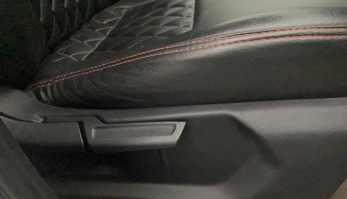 2021 Hyundai VENUE SX PLUS 1.0 TURBO DCT, Petrol, Automatic, 48,355 km, Driver Side Adjustment Panel