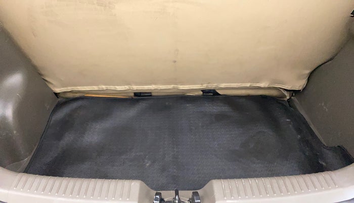 2014 Hyundai i10 SPORTZ 1.1, Petrol, Manual, 61,448 km, Boot Inside