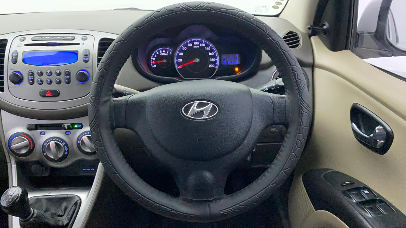 2014 Hyundai i10 SPORTZ 1.1, Petrol, Manual, 61,448 km, Steering Wheel Close Up