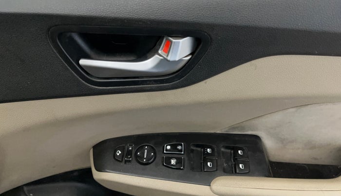 2017 Hyundai Verna 1.6 VTVT SX, Petrol, Manual, 73,291 km, Driver Side Door Panels Control