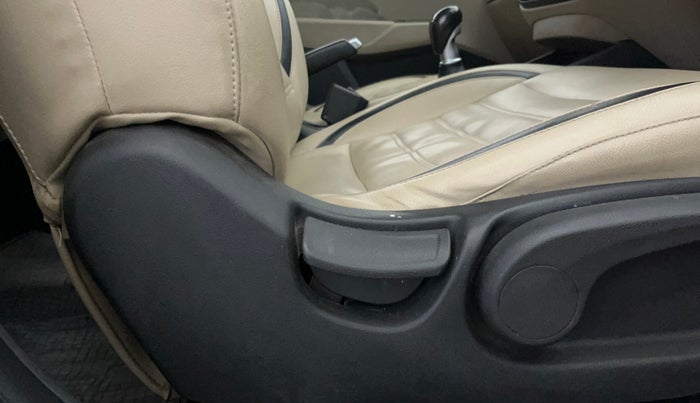 2017 Hyundai Verna 1.6 VTVT SX, Petrol, Manual, 73,291 km, Driver Side Adjustment Panel