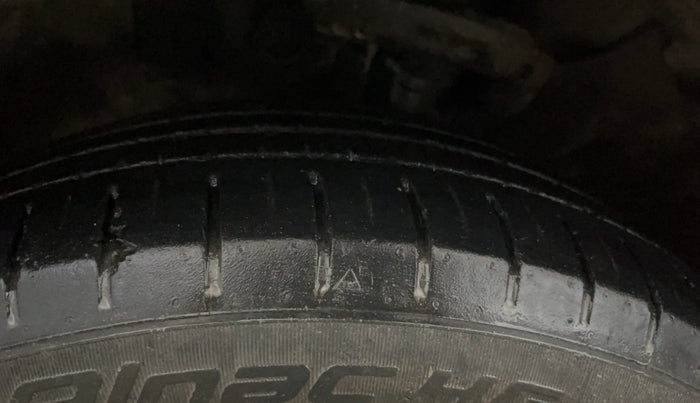 2017 Hyundai Verna 1.6 VTVT SX, Petrol, Manual, 73,291 km, Left Front Tyre Tread