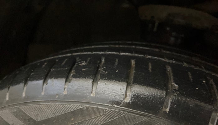 2017 Hyundai Verna 1.6 VTVT SX, Petrol, Manual, 73,291 km, Right Front Tyre Tread