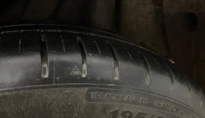 2017 Hyundai Verna 1.6 VTVT SX, Petrol, Manual, 73,291 km, Left Rear Tyre Tread