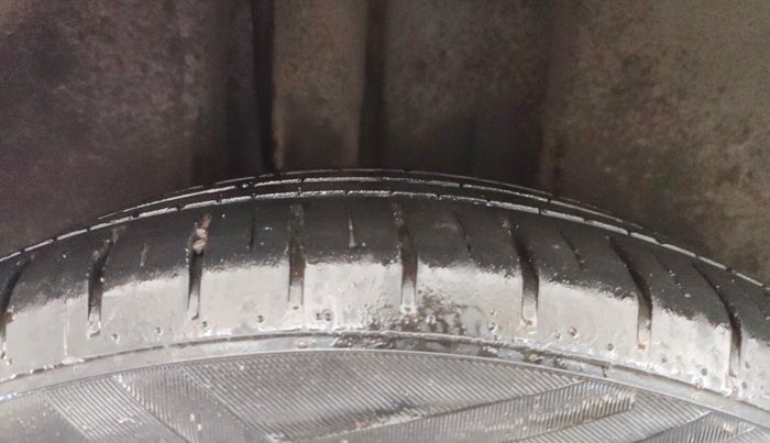 2022 Skoda KUSHAQ ACTIVE 1.0L TSI MT, Petrol, Manual, 43,205 km, Right Rear Tyre Tread