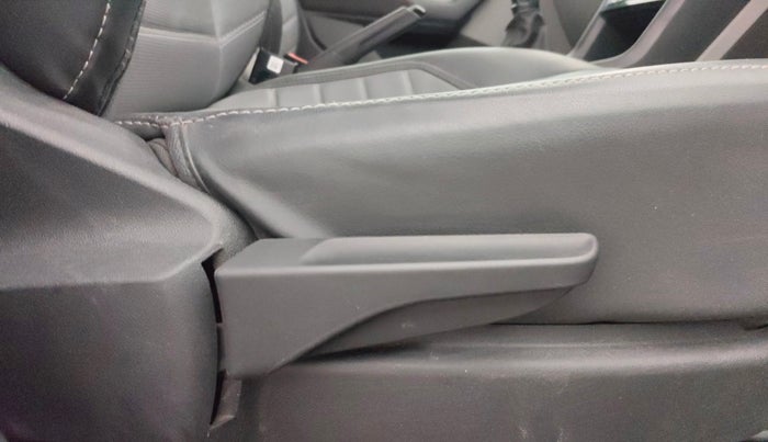 2022 Skoda KUSHAQ ACTIVE 1.0L TSI MT, Petrol, Manual, 43,205 km, Driver Side Adjustment Panel