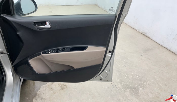 2016 Hyundai Grand i10 SPORTZ 1.2 KAPPA VTVT, Petrol, Manual, 84,467 km, Driver Side Door Panels Control