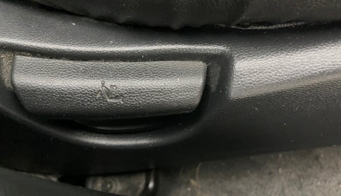 2016 Hyundai Grand i10 SPORTZ 1.2 KAPPA VTVT, Petrol, Manual, 84,467 km, Driver Side Adjustment Panel