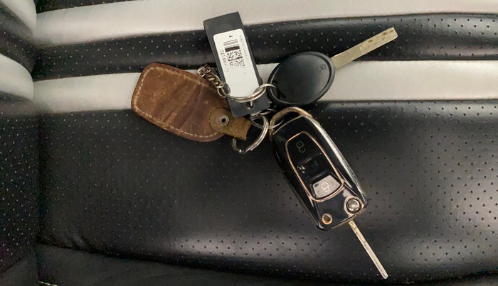 2023 Tata Tiago XT CNG, CNG, Manual, 16,043 km, Key Close Up