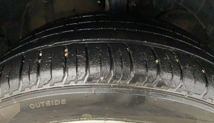 2017 Maruti Baleno ZETA PETROL 1.2, Petrol, Manual, 79,385 km, Right Front Tyre Tread