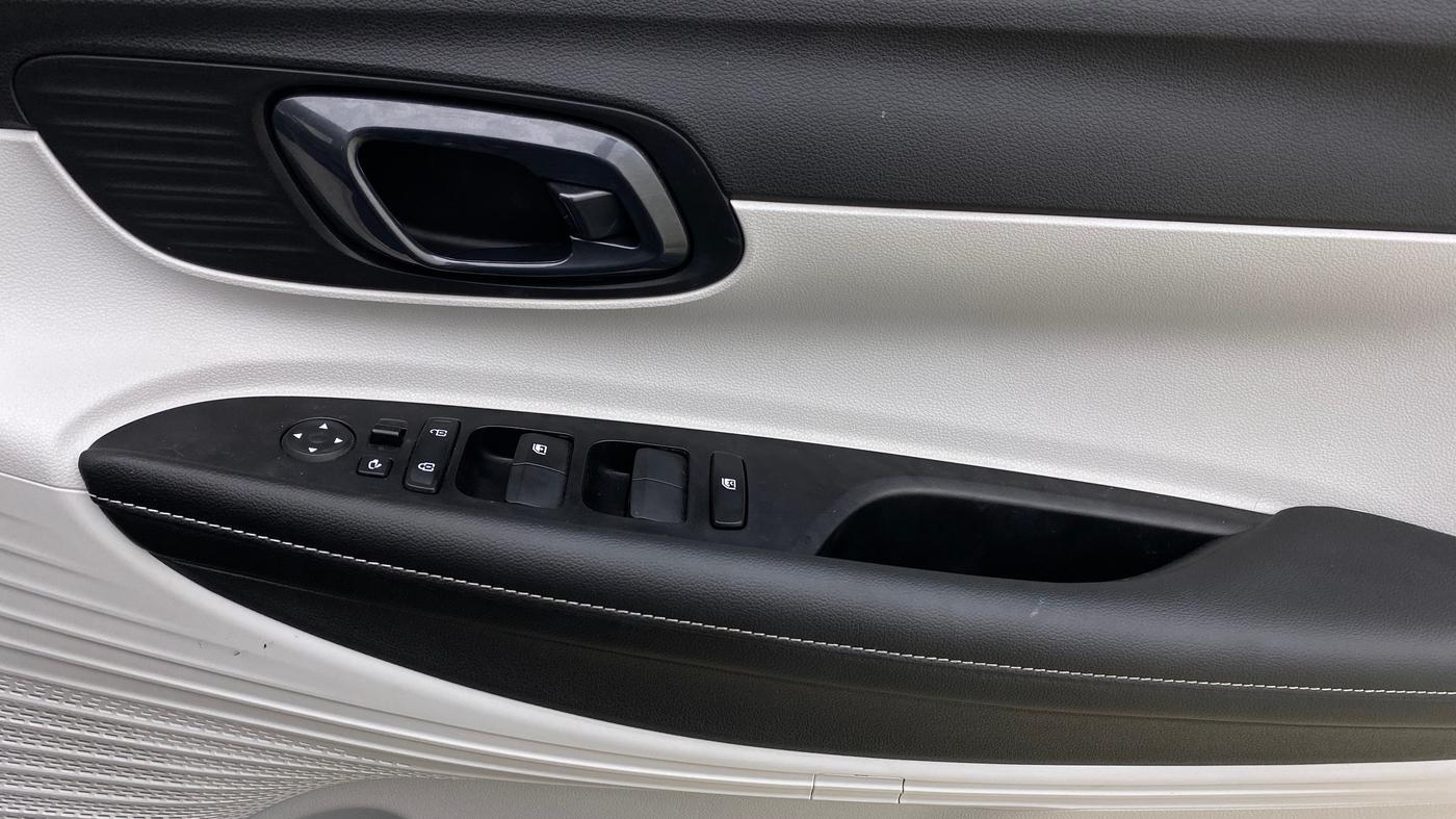 2025 Hyundai NEW I20 Sportz (O) 1.2, Petrol, Manual, 2,055 km, Driver Side Door Panels Control