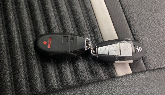 2017 Maruti Baleno ZETA PETROL 1.2, Petrol, Manual, 96,758 km, Key Close Up