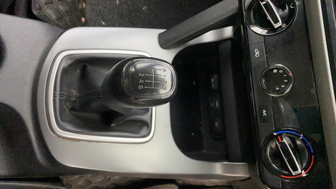 2019 KIA SELTOS HTK 1.5 PETROL, Petrol, Manual, 33,591 km, Gear Lever