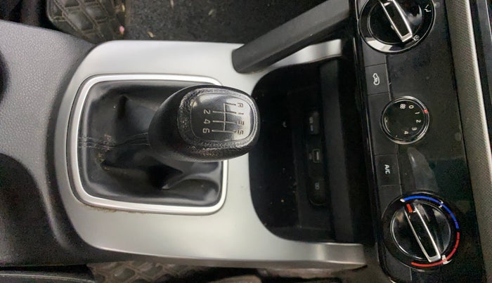 2019 KIA SELTOS HTK 1.5 PETROL, Petrol, Manual, 33,591 km, Gear Lever