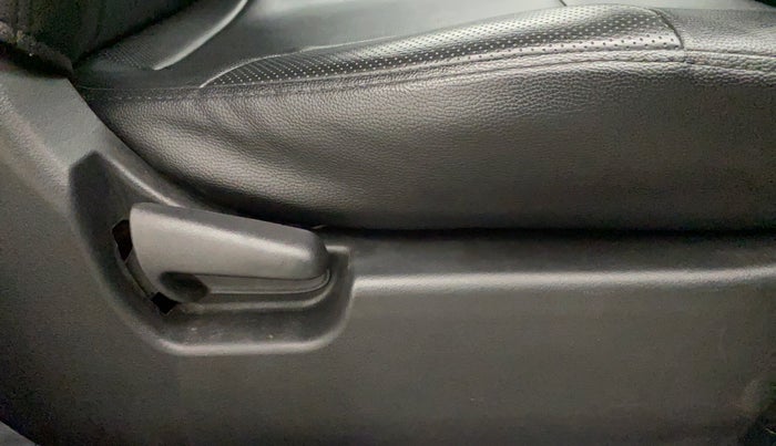 2017 Maruti Wagon R 1.0 VXI + (O) AMT, Petrol, Automatic, 22,338 km, Driver Side Adjustment Panel