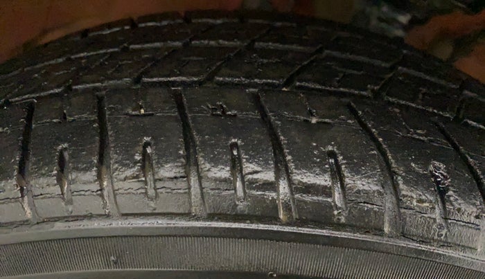 2017 Maruti Wagon R 1.0 VXI + (O) AMT, Petrol, Automatic, 22,338 km, Right Rear Tyre Tread