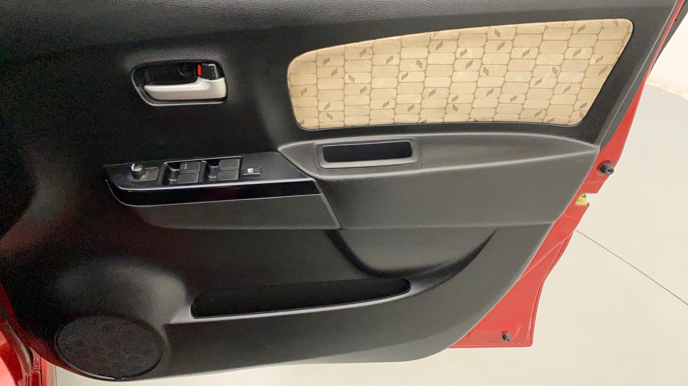 2017 Maruti Wagon R 1.0 VXI + (O) AMT, Petrol, Automatic, 22,338 km, Driver Side Door Panels Control