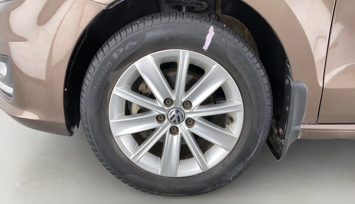 2016 Volkswagen Vento HIGHLINE TDI AT, Diesel, Automatic, 74,251 km, Left Front Wheel