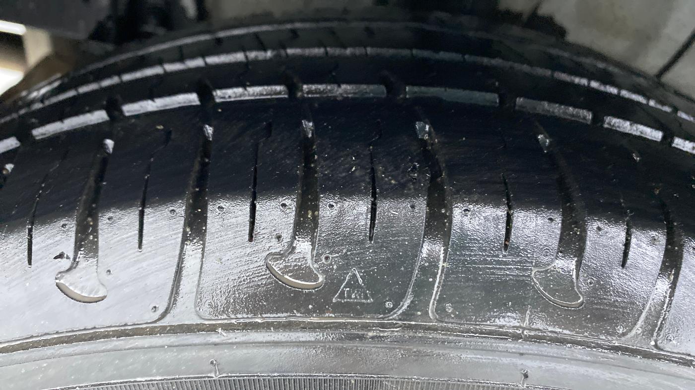 2019 Hyundai Grand i10 SPORTZ 1.2 KAPPA VTVT, Petrol, Manual, 27,451 km, Right Rear Tyre Tread