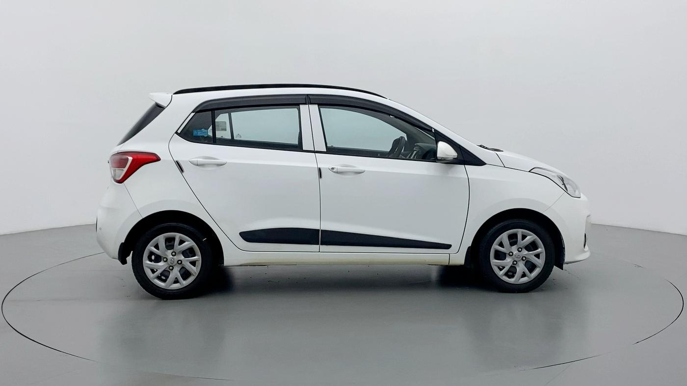 2019 Hyundai Grand i10 SPORTZ 1.2 KAPPA VTVT, Petrol, Manual, 27,451 km, Right Side View