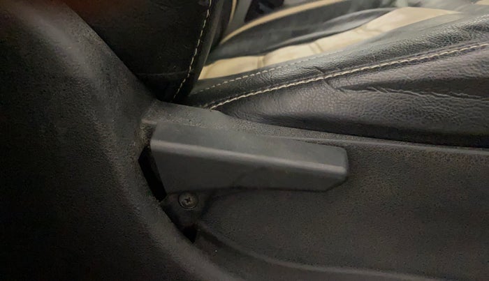 2018 Tata NEXON XM PETROL, CNG, Manual, 70,917 km, Driver Side Adjustment Panel