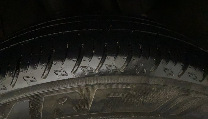 2018 Tata NEXON XM PETROL, CNG, Manual, 70,917 km, Left Rear Tyre Tread