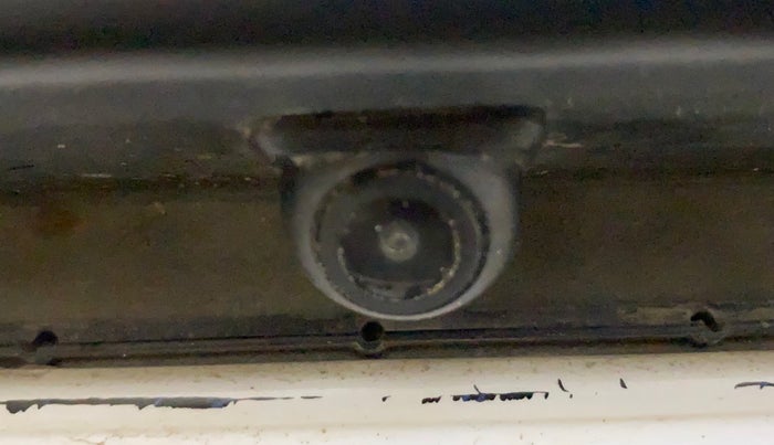 2018 Tata NEXON XM PETROL, CNG, Manual, 70,917 km, Parking Camera