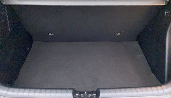 2020 Hyundai NEW I20 ASTA (O) 1.2 MT, Petrol, Manual, 10,660 km, Boot Inside