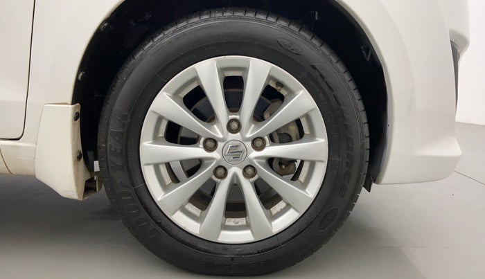 2015 Maruti Ertiga ZXI, Petrol, Manual, 44,725 km, Right Front Wheel