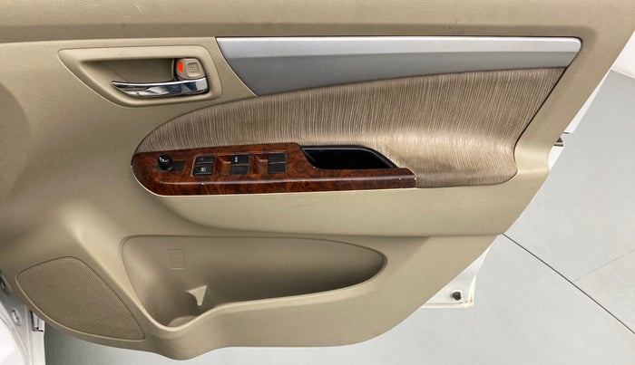 2014 Maruti Ertiga VXI CNG, CNG, Manual, 87,747 km, Driver Side Door Panels Control