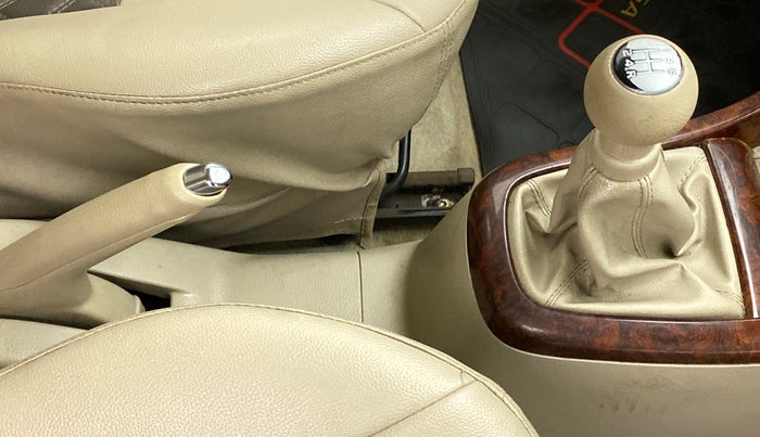 2014 Maruti Ertiga VXI CNG, CNG, Manual, 87,747 km, Gear Lever
