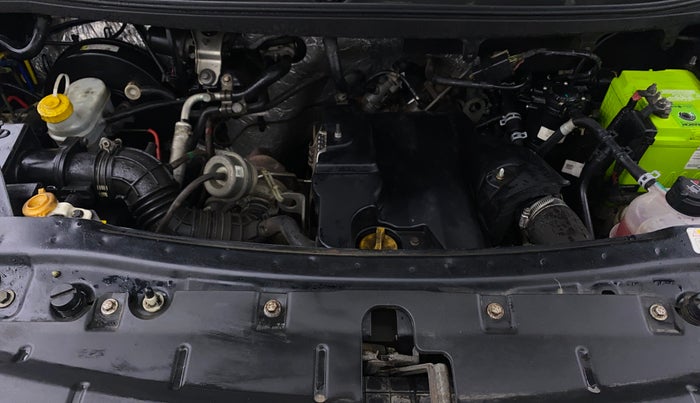 2017 Mahindra TUV300 T8, Diesel, Manual, 54,026 km, Engine View