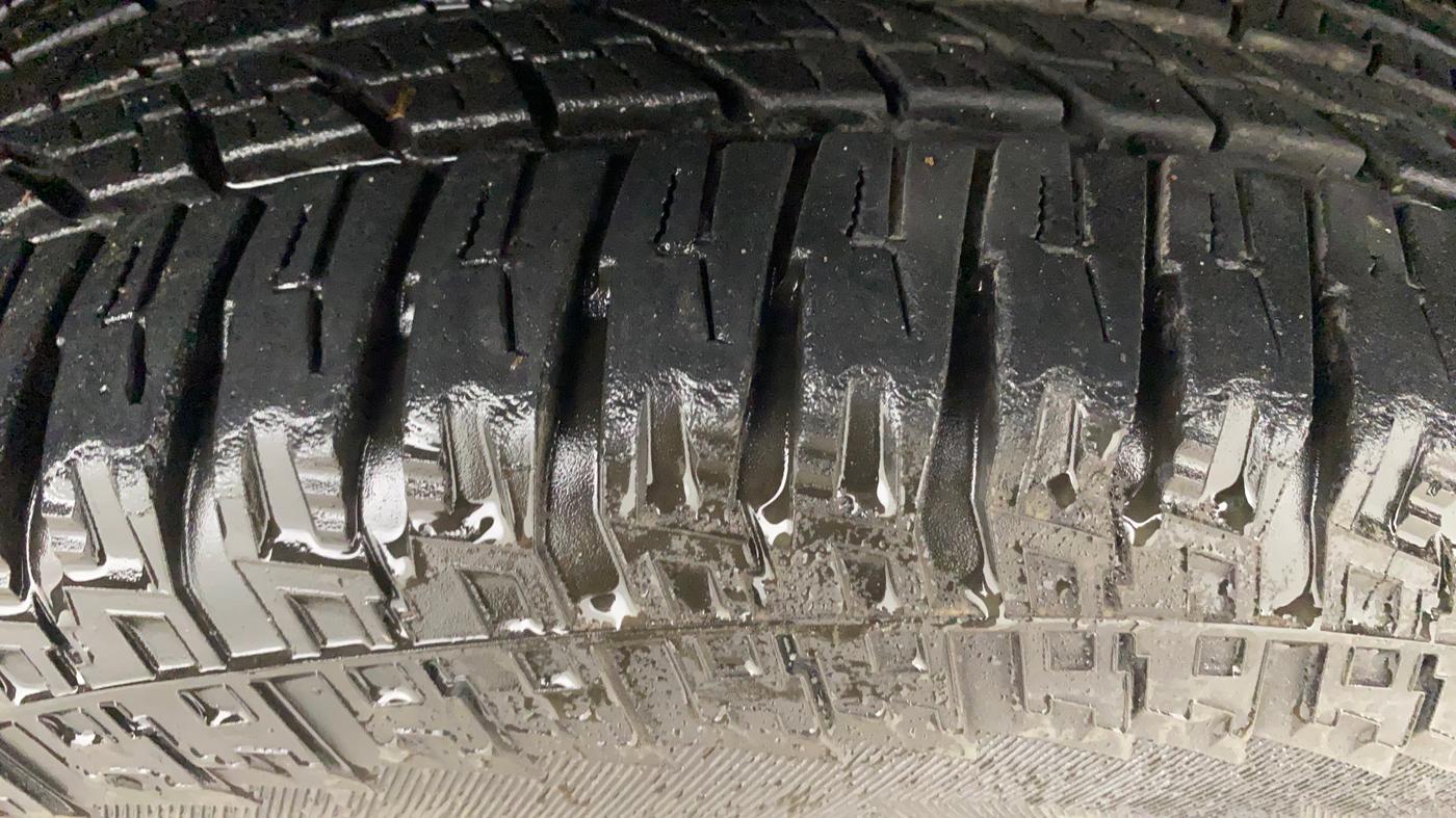 2017 Mahindra TUV300 T8, Diesel, Manual, 54,026 km, Right Front Tyre Tread