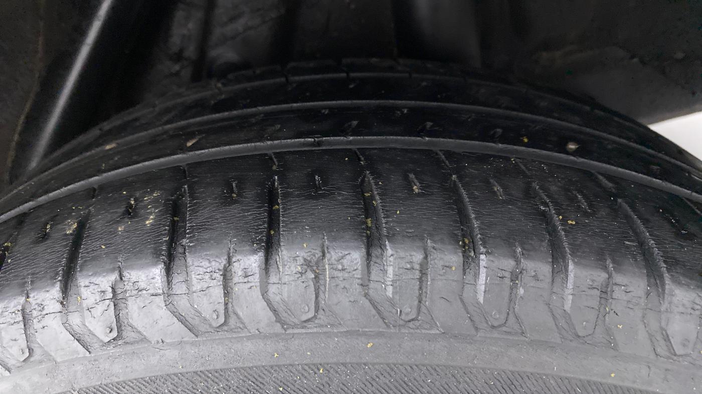 2018 Hyundai Verna 1.6 CRDI SX + AT, Diesel, Automatic, 54,312 km, Left Rear Tyre Tread