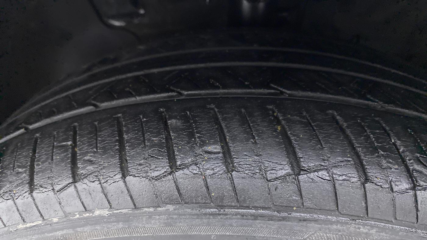 2018 Hyundai Verna 1.6 CRDI SX + AT, Diesel, Automatic, 54,312 km, Left Front Tyre Tread