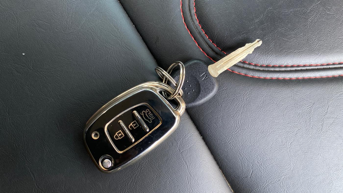 2023 Hyundai VENUE S 1.2, Petrol, Manual, 13,152 km, Key Close Up