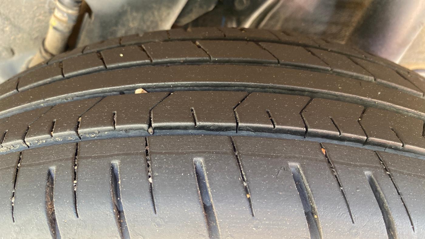 2023 Hyundai VENUE S 1.2, Petrol, Manual, 13,152 km, Left Rear Tyre Tread