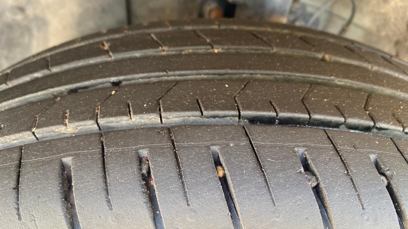 2023 Hyundai VENUE S 1.2, Petrol, Manual, 13,152 km, Left Front Tyre Tread