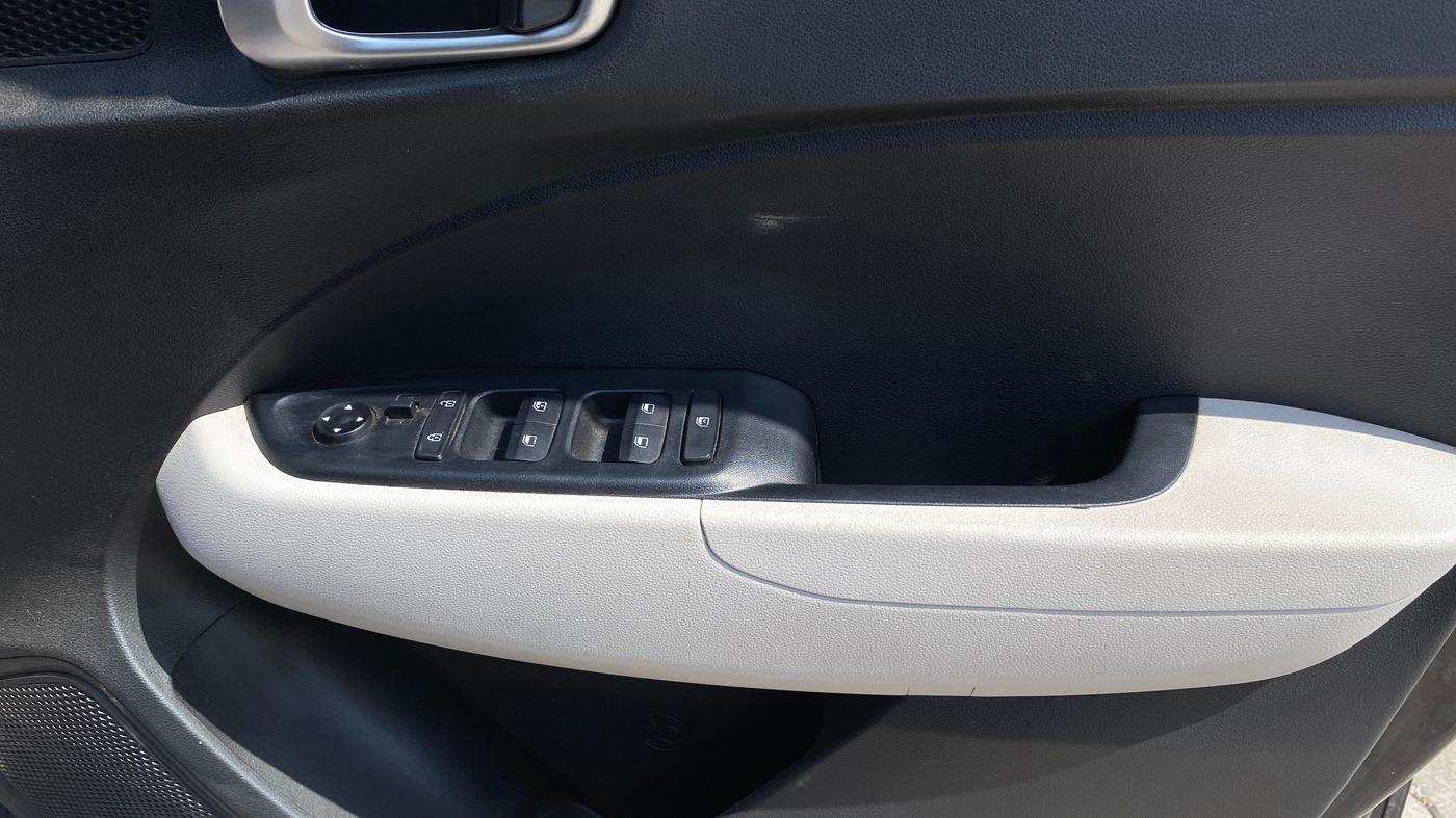 2023 Hyundai VENUE S 1.2, Petrol, Manual, 13,152 km, Driver Side Door Panels Control