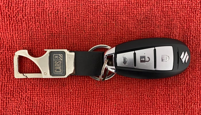 2022 Maruti Ciaz 1.5 ZETA VVT SHVS AT, Petrol, Automatic, 220 km, Key Close Up