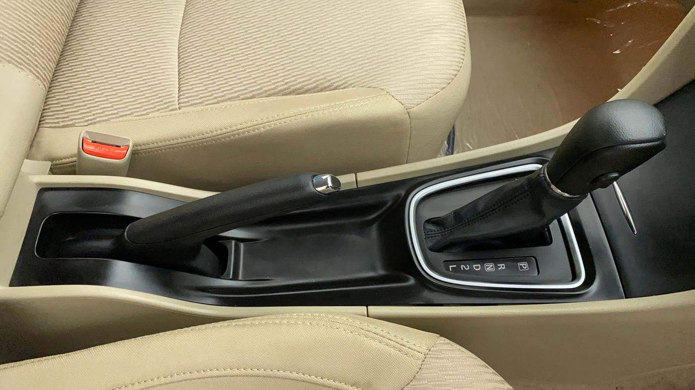 2022 Maruti Ciaz 1.5 ZETA VVT SHVS AT, Petrol, Automatic, 220 km, Gear Lever
