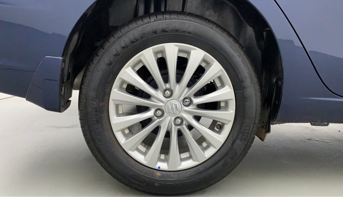 2022 Maruti Ciaz 1.5 ZETA VVT SHVS AT, Petrol, Automatic, 220 km, Right Rear Wheel