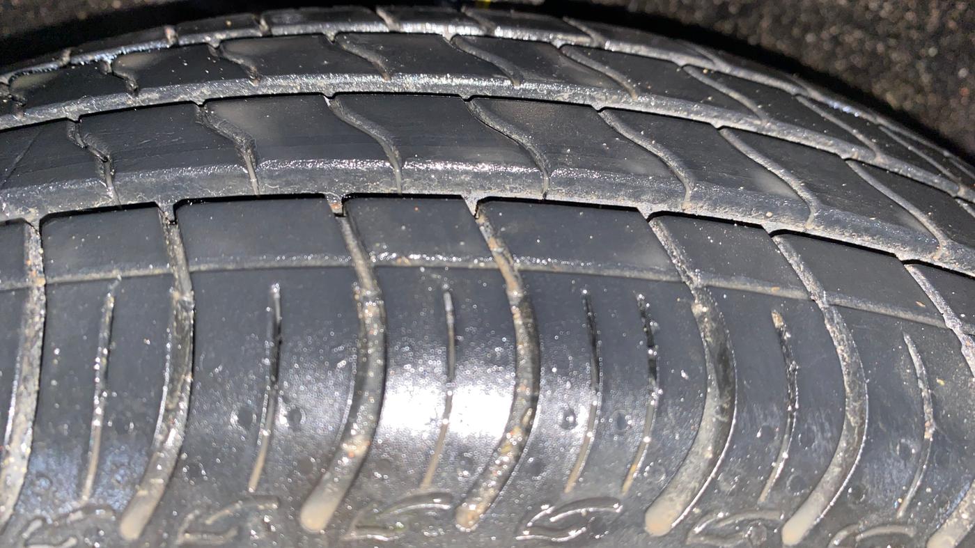 2025 Maruti S PRESSO VXI Plus AMT, Petrol, Automatic, 2,355 km, Left Front Tyre Tread