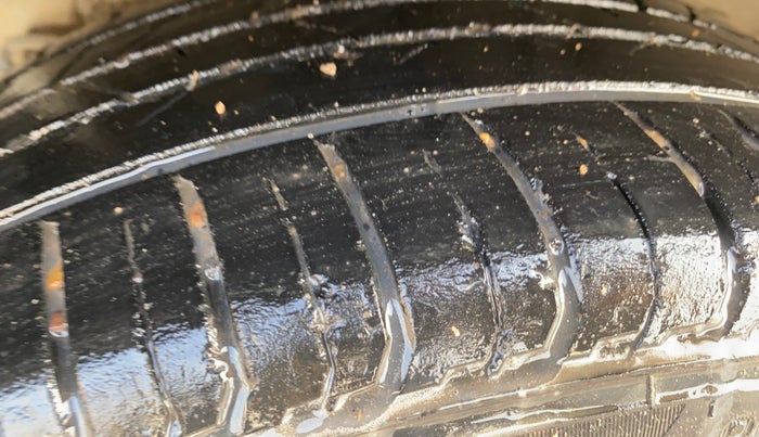 2023 Hyundai NEW I20 SPORTZ 1.2 MT, Petrol, Manual, 27,650 km, Right Rear Tyre Tread