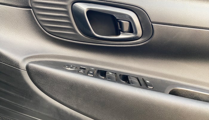 2023 Hyundai NEW I20 SPORTZ 1.2 MT, Petrol, Manual, 27,650 km, Driver Side Door Panels Control