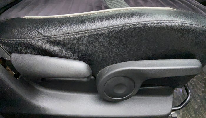 2016 Maruti S Cross ZETA 1.3, Diesel, Manual, 94,006 km, Driver Side Adjustment Panel